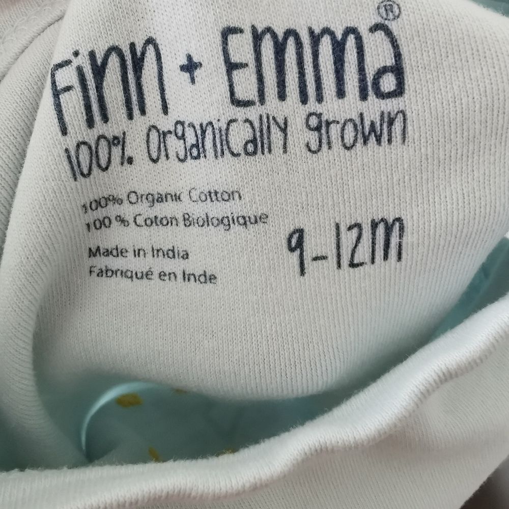 3/$15 Finn + Emma short sleeve onesie 9-12 - Picture 4 of 4